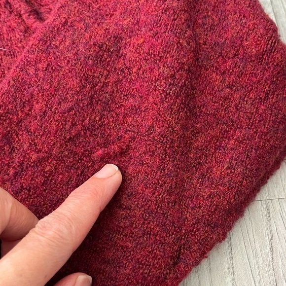Free People Fringe Hem Cranberry Raglan Pullover Wool Blend Sweater size S - Picture 10 of 10